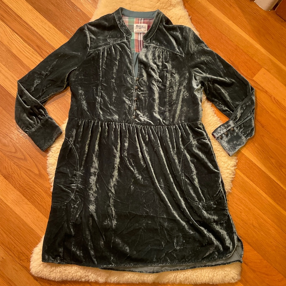 Holding Horses Anthropologie Nantes velvet dress